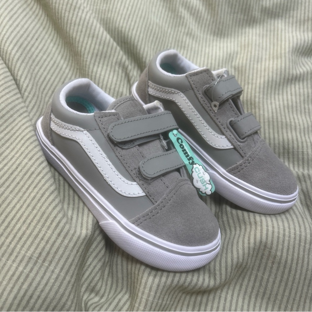 SOLD BNWT Vans Kids/Toddler Old Skool V Comfy Cush Shoes grey/white,strap sz9